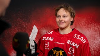 Viivi Vainikka  quotDet är roligt att spela nuquot [upl. by Sosthena241]