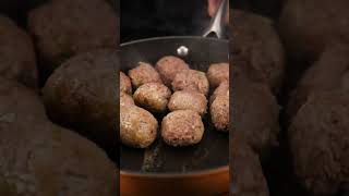 Recette de gibier  Boulettes de sanglier à litalienne [upl. by Noyek921]