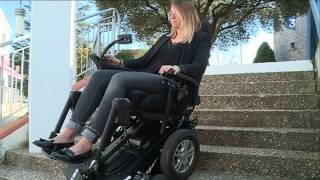 Une entreprise toulousaine invente le fauteuil roulant qui défie les escaliers [upl. by Hilel]