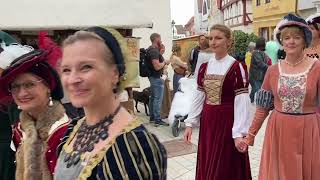 Nördlingen Stadtmauerfest 2022  Rundgang durch die historische Altstadt  Panorama vom quotDanielquot [upl. by Ellennahs]