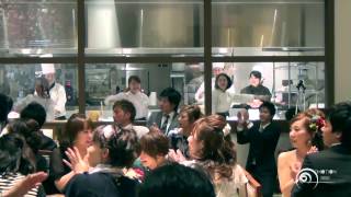 Flash mob Surprise Wedding フラッシュモブ サプライズ 結婚式二次会 One Direction quot Live While Were Young quot [upl. by Llevad177]