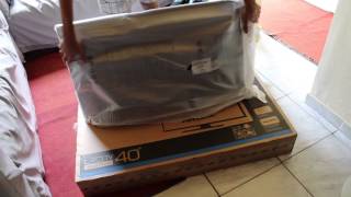 Unboxing TV LED 40 Samsung UN40H5100 [upl. by Asilenna]