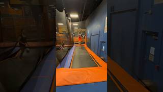 Funday 🏀 basketball trampoline trampolinepark jumping havingfun skyzone ytshorts [upl. by Ia300]