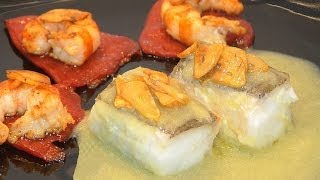 Bacalao al pil pil con pimientos del piquillo y gambas  Semana Santa  Loli Domínguez [upl. by Yvaht]