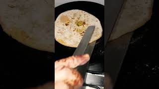 स्टफ्ड घीया रोटी ऐसे आसान तरीके से बनाए 👌lauki chapati recipe 😘shorts [upl. by Annwahsal]