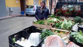 Venditore ambulante in Sicilia [upl. by Hteik]