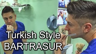 Türkische Bartrasur mit Rasiermesser beim Meister Barbier Zadiel lässt sich beim Friseur rasieren [upl. by Kirat]