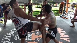 Clinching Kru Fon vs Matthew Semper [upl. by Nileuqaj]