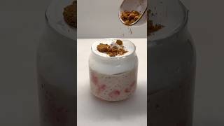 Strawberry shortcake oats 🍰 overnightoats yum asmr breakfast overnightoats foodprep shorts [upl. by Casta826]