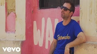 Kevin Johansen  Oh What a Waist Pero Qué CinturaVideo Oficial [upl. by Sumaes]