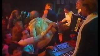 Herman Brood amp Henny Vrienten  quotAls je wintquot  the clip 1984 [upl. by Espy471]