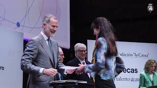 El Rey en la entrega de las becas de posgrado en el extranjero de la Fundación “la Caixa” [upl. by Emearg]