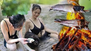 Girl goes to the stream alone to bathe and grill fish with her dog [upl. by Akienat]