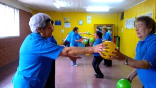 Gimnasia con pelotas [upl. by Zelikow]