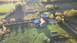 Vieille ferme abandonnée en automne [upl. by Akenahc]