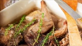 Recette  Lapin aux herbes [upl. by Wildee508]