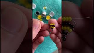 Easy bee with beads in 10 minutes 🐝✨💖 [upl. by Joseito]