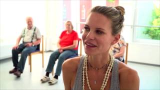 Miriam Langenscheidt macht Yoga im Altenheim [upl. by Anital]