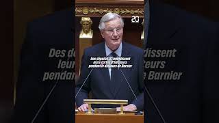 Discours de Michel Barnier  des députés LFI brandissent leurs cartes délecteurs shorts [upl. by Arod]