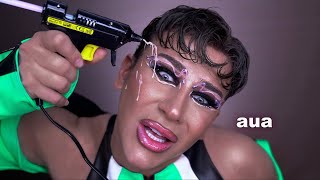 mit HEISSKLEBEPISTOLE Makeup INS GESICHT kleben 😱 BeAuTyGuRu testet viral TikTok trend [upl. by Philana]