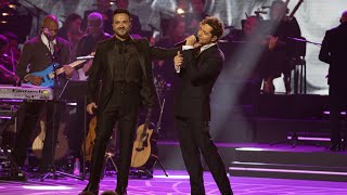 Inolvidable Luis Fonsi y David Bisbal person of the year Laura Pausini [upl. by Alyahc]