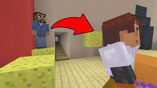 SEEKER WALKS PASS ME IN HIDE AND SEEK Minecraft Xbox [upl. by Othilie]