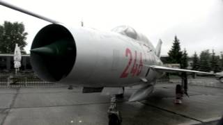 MikojanGurewitsch MiG21  МикоянГуревич МиГ21 NATOCodename Fishbed [upl. by Ayotl]