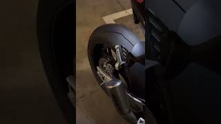 APRILIA RSV4 FACTORY ScProject vs YAMAHA YZF R1M AustinRacing Which Makes The Better Sound [upl. by Merri835]