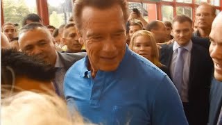 Siguiendo a Arnold en el Arnold classic 2014 La locura [upl. by Nevak]