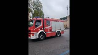 VigilidelFuoco in sirena firefighters emergency responding [upl. by Selima]