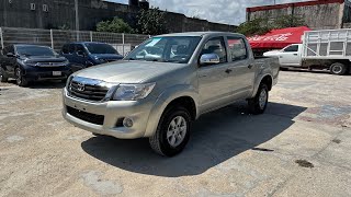 Toyota Hilux Doble Cabina 2013 [upl. by Akenn]