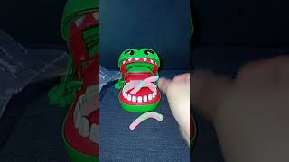 Crocy is eating worm asmr satisfying [upl. by Gwen80]