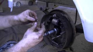 How to rebuild and bleed surge style trailer brakes Part II [upl. by Portuna509]