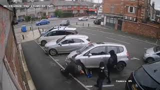 Catalytic converter theft in broad daylight  Vol de pot catalytique en pleine journée [upl. by Car]