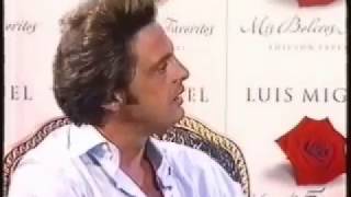 Luis Miguel quotMéxico es mi paísquot 2002 [upl. by Bartholomeus]