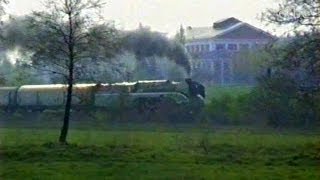 Schnellfahrdampflok 18 201 mit langem Schnellzug bei Saalfeld  Mai 1992 [upl. by Moshe]