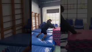 Combo de mortais freerunning freeruning tricking flip freerun parkourlife leparkour mortais [upl. by Haroved]