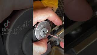 Kwikset gets the McTickler treatment lockpicking [upl. by Senn]