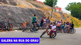 Fui encontrar a galera na rua do grau [upl. by Ecirted]