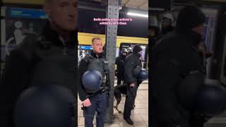 Berliner Polizei verhaftet Aktivistin 👮🏻‍♂️🚨 deutschland berlin [upl. by Anaitsirk191]