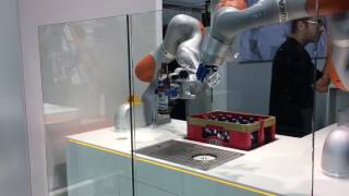 Kuka Roboter schenkt Weizen ein  Messe Stuttgart [upl. by Iteerp654]