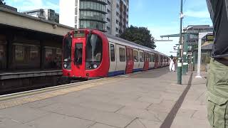 District Line train arriving at East Putney [upl. by Russia413]