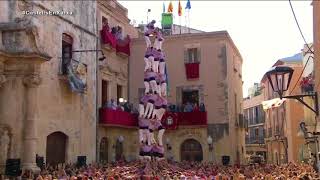 El Vendrell vibra amb els castells sense folre [upl. by Namzzaj981]