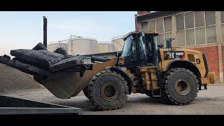 Cat 966m XE Przewożenie i przesiewanie ziemi kleemannem MS21Z  case CX250D [upl. by Ligriv]