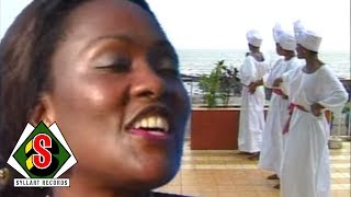 Oumou Dioubaté  Ladiya Clip Officiel [upl. by Leacock]