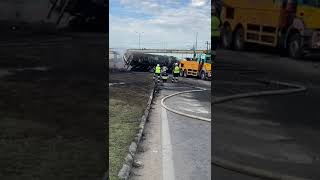 acidente com caminhão de combustível no trevo de manilha Itaboraí RJ [upl. by March]