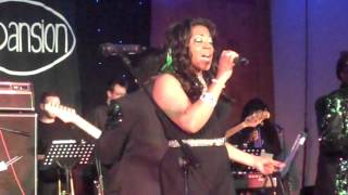 Alicia Myers con One Way en Luxury Soul Weekender Blackpool 3115 [upl. by Robenia]