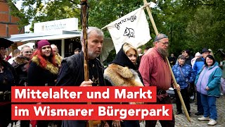 Druide weiht Mittelalterlichen Herbstmarkt Wismar mit Show und bunter Ware [upl. by Crutcher]