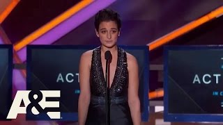 Jenny Slate Wins Best Actress in Comedy Award  2015 Critics Choice Movie Awards  AampE [upl. by Roberto141]