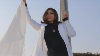 Voile en Iran la défiance gagne la rue et les réseaux sociaux [upl. by Eatnuhs]